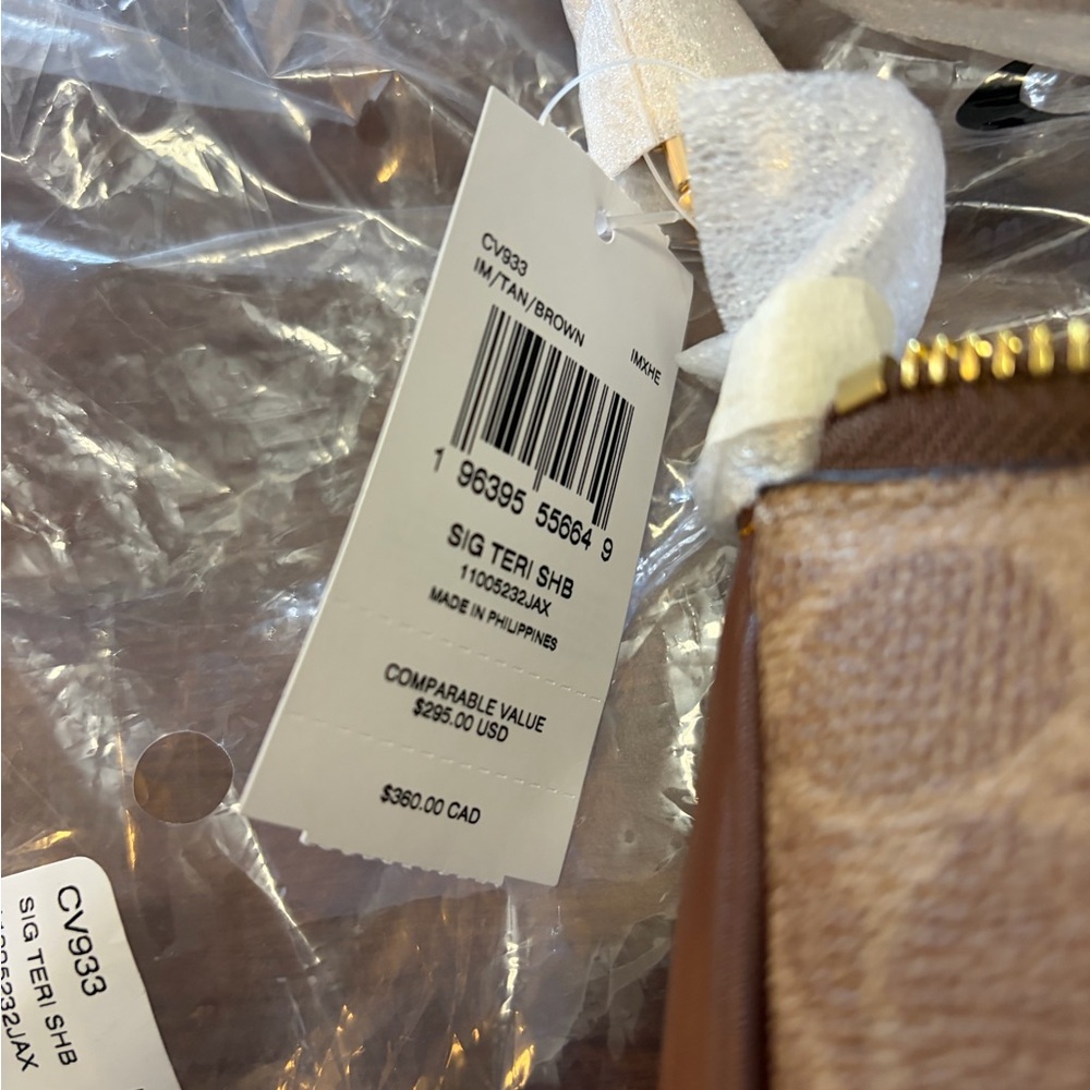 Coach Teri Shoulder Crossbody Bag In Signature Canvas/Tan/Brown CV933 NWT - Picture 2 of 12